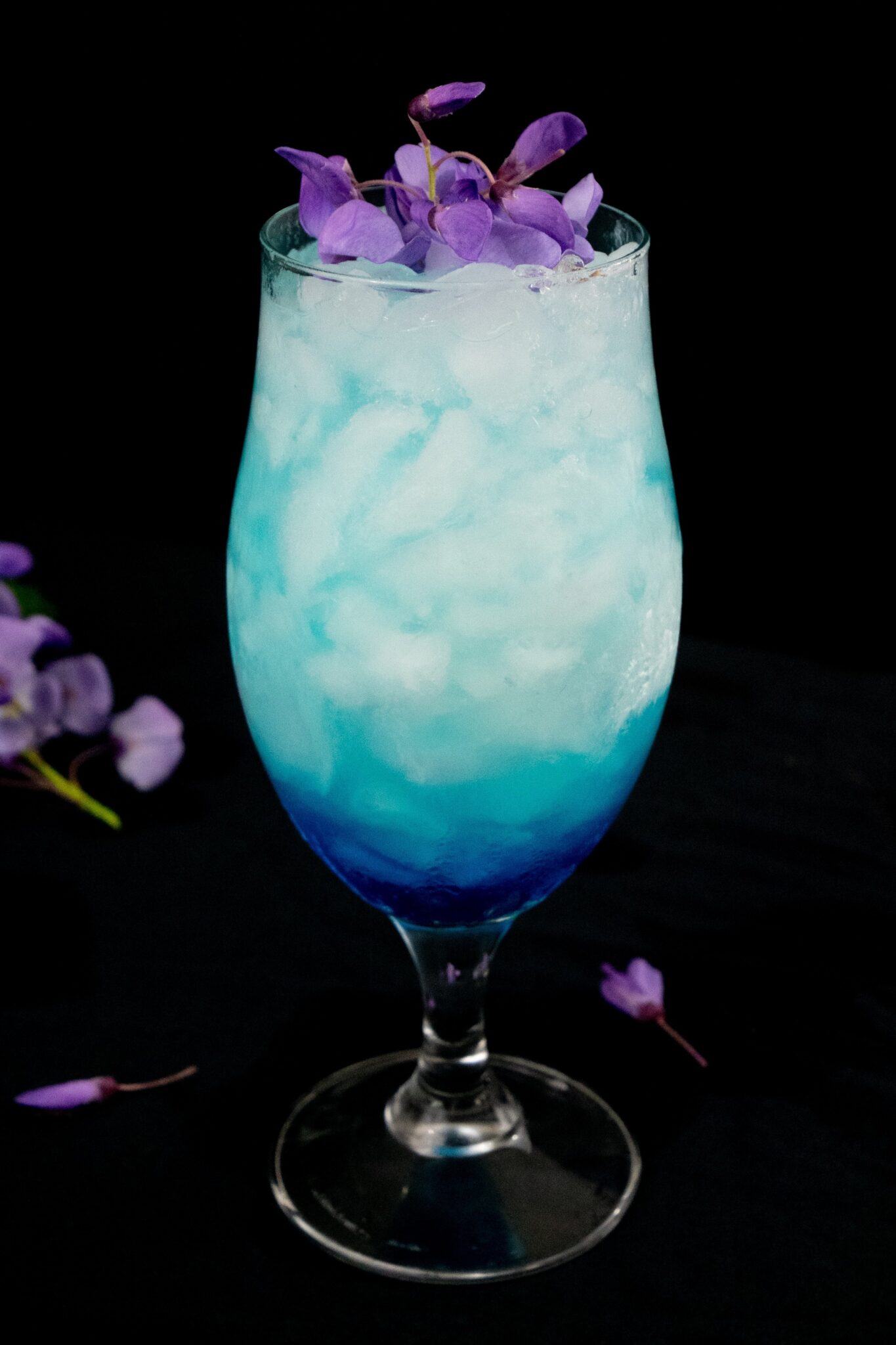 Cocktail Bar Hire Essex offers Blue Lagoons